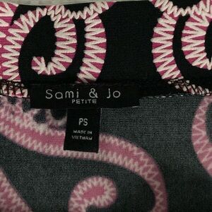 Size petite small flowy skirt